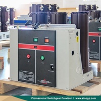 Disjoncteur à vide à montage latéral haute tension intérieur 12kV 10kV intelligent triphasé 3 pôles à ressort 31,5kA de capacité de coupure