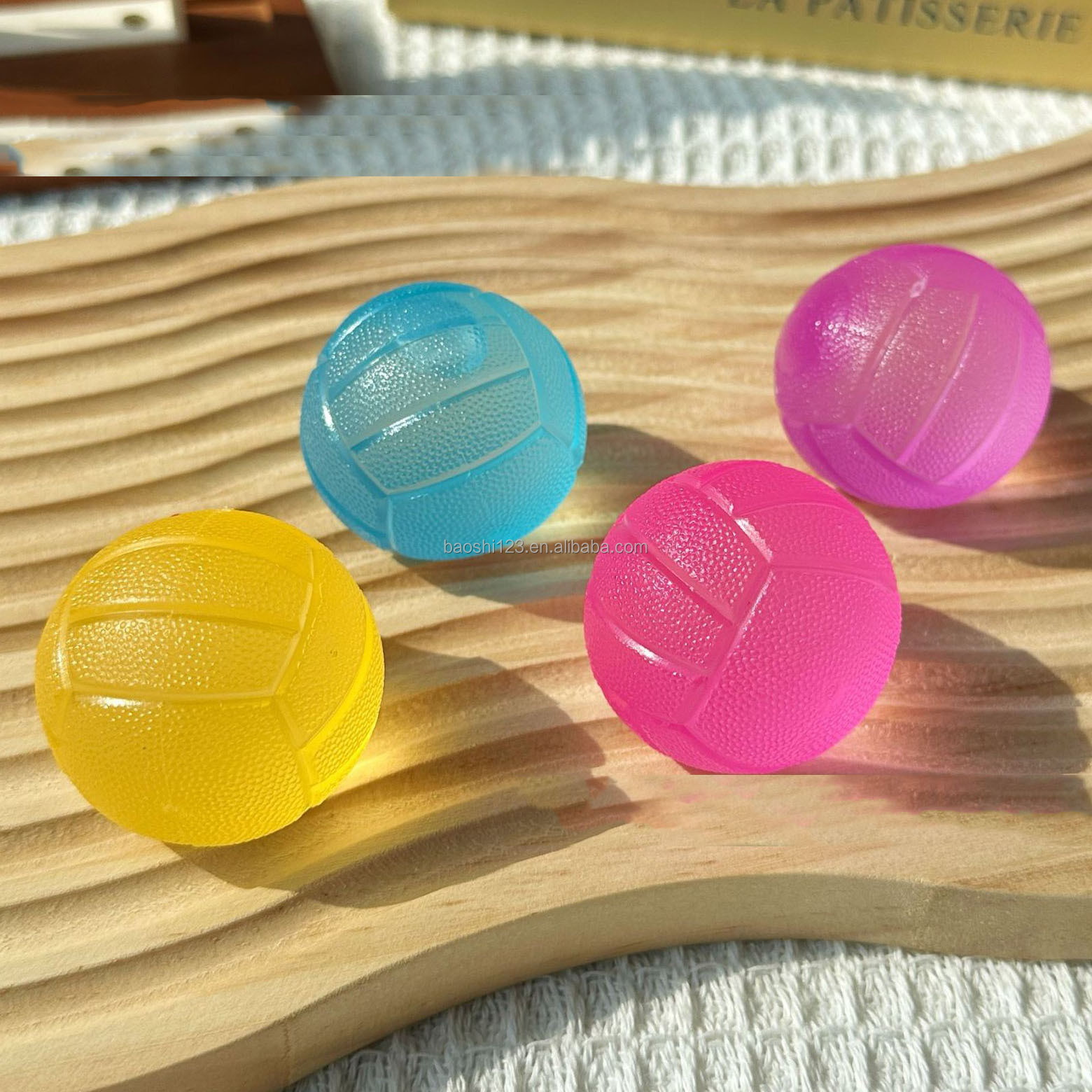 volleyball(random color/mix color)