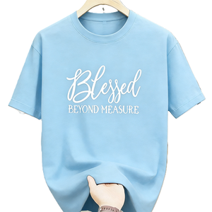 T-shirt con grafica ispiratrice della fede cristiana con testo corsivo Blessed Beyond Measure - Product Image 3
