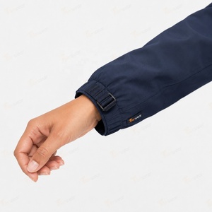 Chaqueta Impermeable con Capucha para Mujer Tiierwear, Cortavientos, de Secado Rápido, Azul Marino, con Cierre, Manga Larga, Sólida, con Logotipo Frontal - Product Image 6
