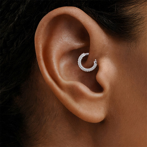 Boucles d'oreilles créoles minimalistes en argent sterling 925 plaqué rhodium avec moissanite pour piercing au cartilage, hélix, manchette d'oreille, anneau de nez pour femme - Product Image 6