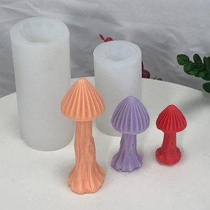 Moule en silicone en forme de champignon pour bougies, idéal pour la décoration intérieure et les bougies parfumées (vente en gros) - Product Image 4