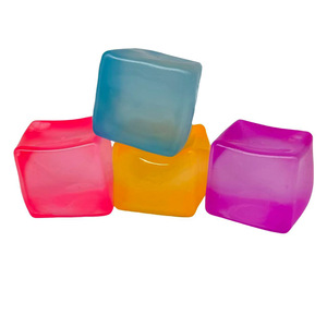 Giocattolo Antistress a Forma di Cubetto di Ghiaccio 2.1\", in Plastica Riempito di Gomma, per Alleviare la Pressione delle Dita, per Ragazzi e Ragazze dai 8 ai 13 Anni - Product Image 2