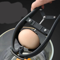 Nouvelle arrivée en acier inoxydable Egg Cracker Family Use Metal Egg Opener Tool