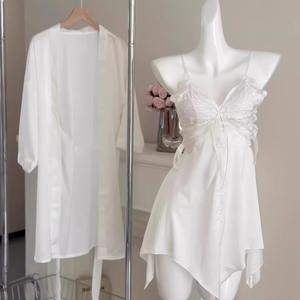 Conjunto de Pijama de Dos Piezas de Seda Helada con Tirantes y Cuello en V para Mujer, Transpirable, con Almohadillas en el Pecho y Espalda Descubierta, de Alta Gama, para Otoño/Invierno - Product Image 3