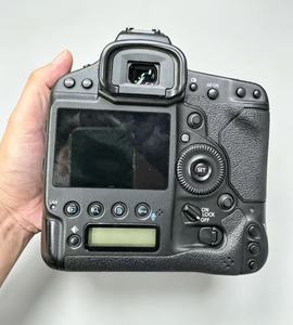 Appareil photo reflex numérique plein format Ca-non EO S 1DX d'occasion, idéal pour la photographie sportive, prêt à être expédié - Product Image 3