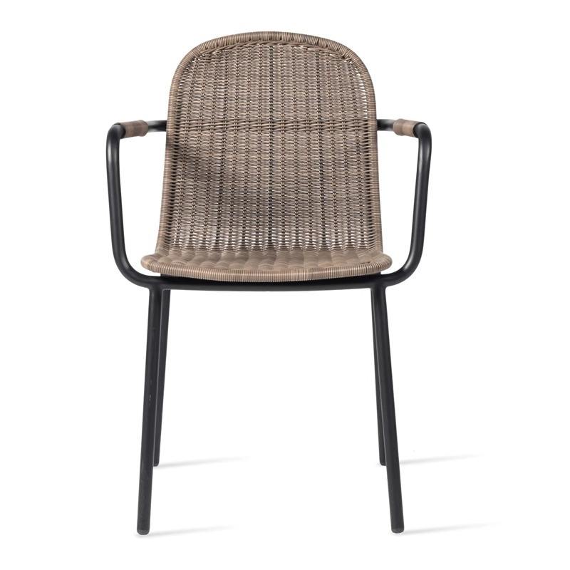 Chaise (tube en fer, rotin)