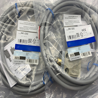 En stock Nouveau interrupteur de fin de course D4C-2324 2224 2424 2524 2331 2431 Fiable Vendeur d'or Garantie d'un an