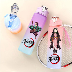 แก้วน้ำลายดาบพิฆาตอสูรญี่ปุ่น 750 มล. แก้วพลาสติกพกพาขนาดใหญ่สำหรับคุณแม่ ลายคามาโดะ เนซึโกะ ลายอนิเมะไล่สี - Product Image 2