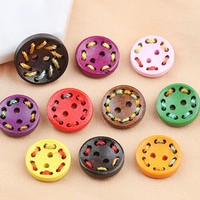 Boutons en bois ronds faits à la main de 15 mm, colorés, de haute qualité, écologiques et durables, à 2 trous, avec dos plat poli pour vêtements