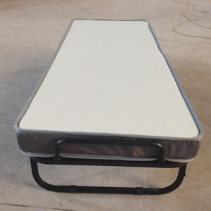 سرير معدني قابل للطي خفيف الوزن ومحمول عالي الجودة مع مرتبة، رائج في الفنادق وبسعر مناسب - Product Image 1