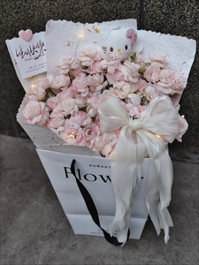 Bolsas de Papel Trapezoidales de Lujo Personalizadas con Asa de Cinta Larga para Ramos de Flores de Boda, Venta al Por Mayor - Product Image 2