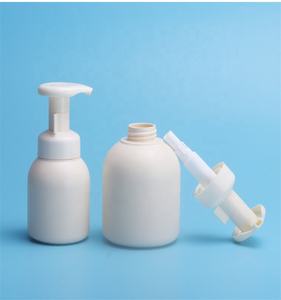 Bouteilles rondes en HDPE de 250 ml/400 ml pour <span class=keywords><strong>shampoing</strong></span> pour bébé, après-<span class=keywords><strong>shampoing</strong></span> et gel douche, vides, avec pompe à pression personnalisée, finition mate - Product Image 3