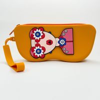 Nouvel étui à lunettes en silicone personnalisable avec logo, motif dessin animé, résistant aux chutes, sac de rangement portable pour lunettes de soleil avec design suspendable