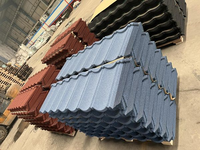 Tuile métallique en pierre colorée de type romain tôle de toit de villa en acier de couleur tuile de sable de couleur zinc en aluminium imperméable