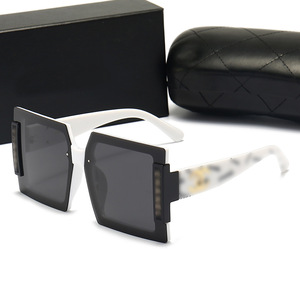 <span class=keywords><strong>Lunettes</strong></span> de soleil polarisées carrées à monture intégrale pour femme, style tendance, haute protection TAC, pour la conduite et les activités de plein air - Product Image 3