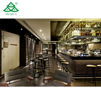 Comptoir de pub de luxe personnalisé Comptoir de bar à bière rustique Design Bar industriel Café Tabourets hauts Table et chaises en bois Équipement
