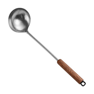 Juego de espátulas de titanio con mango de madera, 4 piezas, utensilios de cocina resistentes al calor, cuchara para sopa y salteados - Product Image 5