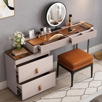 Commode moderne haut de gamme Cavio à cannelures, table de maquillage en bois massif de qualité supérieure, plateau en verre trempé, miroir éclairé par LED, fermeture douce