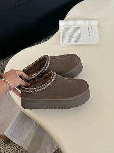 Commercio all'ingrosso scarpe di marca di marca antiscivolo moda inverno carino con plateau di pelliccia scarpetta da neve per le donne - Product Image 5
