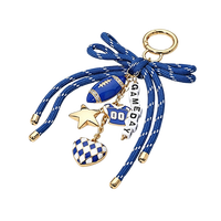 Nouvelle mode, style vintage dessin animé, porte-clés en métal émaillé avec impression UV, pendentif en alliage pour voiture ou sac avec accessoire nœud pour la décoration de sacs