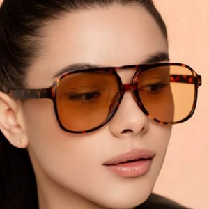 Wholesale Beautiful Ladies Outdoor Sunscreen Retro <b>Personality</b> Double Beam Large <b>Frame</b> Toad Sunglasses - Product Image 2
