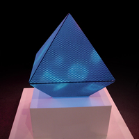 Écran vidéo LED télescopique triangulaire mécanique avec affichage publicitaire LED rotatif à 360 degrés