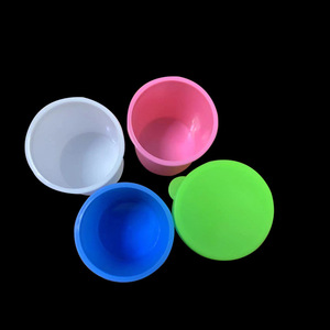 Vasos de plástico de cuatro colores Kehua de 20 ml con tapas para medicamentos orales - Product Image 3