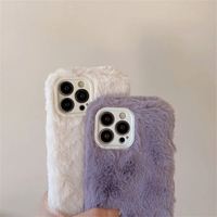 Coque de téléphone à fourrure chaude couleur bonbon pour iPhone 12 13 14 Pro Max 15 Pro Max 15 Plus Protection d'objectif de caméra coque arrière souple en TPU