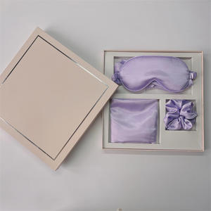 Juego de banda <span class=keywords><strong>para</strong></span> el cabello y bolsa de almacenamiento <span class=keywords><strong>para</strong></span> el intestino grueso, gafas de seda de imitación de cuatro piezas, caja de regalo cuadrada perfecta <span class=keywords><strong>para</strong></span> uso doméstico - Product Image 3
