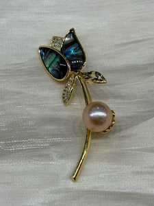 Broche de luxe en perles d'eau douce, élégante et raffinée, aux couleurs éclatantes et luxueuses - Product Image 2