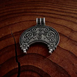สร้อยคอผู้หญิงสไตล์นอร์สสลาฟิก จี้รูปพระจันทร์เสี้ยว LUNULA เครื่องประดับสไตล์ไวกิ้งสำหรับผู้หญิง <span class=keywords><strong>MORAVIA</strong></span>, Lunitsa, สลาฟ - Product Image 3