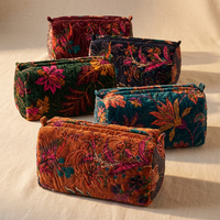 Grande trousse de toilette pour femmes avec broderie florale personnalisée, trousse à cosmétiques en velours matelassé