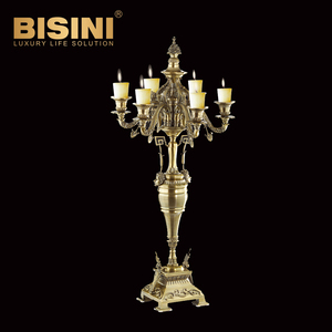 Bougeoir <span class=keywords><strong>en</strong></span> verre haut de gamme de style europé<span class=keywords><strong>en</strong></span> avec bordure dorée, base <span class=keywords><strong>en</strong></span> <span class=keywords><strong>bronze</strong></span> <span class=keywords><strong>en</strong></span> forme de cheval, bougeoir de luxe pour la maison - Product Image 4