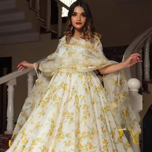 Chanderi kurta แบบพรีเมี่ยมพร้อมกางเกง & dupatta เปิดตัวสินค้าจำนวนมาก - Product Image 1