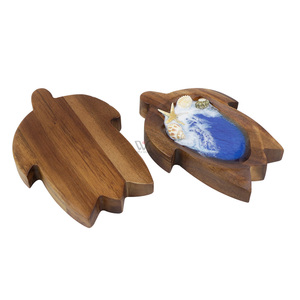 Cuenco de tortuga de madera hecho a mano con diseño de resina Eleva tu mesa con este cuenco de madera artesanal único hecho a mano - Product Image 1