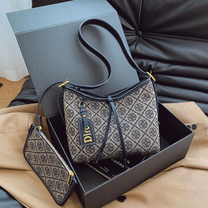 กระเป๋าโท้ทวัสดุ PU คุณภาพสูง กระเป๋าถือสุดหรูในสไตล์ทันสมัย นักออกแบบแบรนด์ - Product Image 5