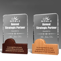 Trophée en bois massif personnalisé pour réunion annuelle de l'équipe créative Prix en bois pour la production d'articles commémoratifs