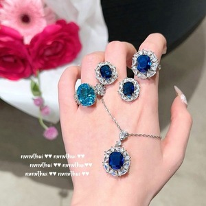 ชุดเครื่องประดับแฟชั่นชุบทอง18K สร้อยคอหมุนวนสีน้ำเงินและแหวนดอกไม้แซฟไฟร์ศรีลังคาน - Product Image 1