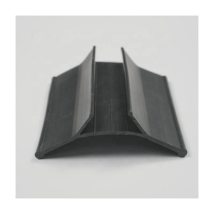 Joint en caoutchouc EPDM inférieur <span class=keywords><strong>de</strong></span> <span class=keywords><strong>porte</strong></span> <span class=keywords><strong>de</strong></span> <span class=keywords><strong>garage</strong></span> sectionnel à panneau isolé pour retenue en aluminium - Product Image 3