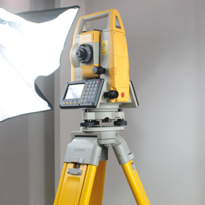 เครื่องวัดมุมแบบ Total Station ความแม่นยำสูงขั้นสูงสำหรับงานสำรวจที่ดิน รุ่น TKS R15 TopTech IP67 กำลังขยาย 30 เท่า - Product Image 3