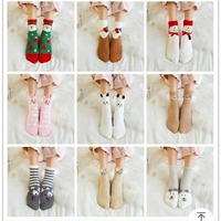 Chaussettes de sol épaisses en laine/acrylique à motif floral amusant et moelleux pour femmes, de haute qualité, pour l'hiver, pour Noël, en gros