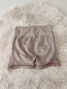 Pantaloncini Sportivi da Donna a Vita Alta, Aderenti, ad Asciugatura Rapida, per Fitness e Sollevamento Fianchi - Product Image 6
