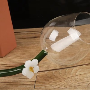 Verres à vin colorés transparents en borosilicate soufflé à la main personnalisés Verres à vin de cerise 3D adaptés aux fêtes de mariage - Product Image 2