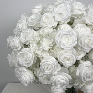 Dkb Factory Venta caliente Decoración de flores artificiales Flor de seda blanca de alta calidad Bola de besos para centro de mesa de boda decorativo - Product Image 3