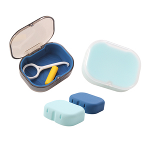 Étui de Rangement Carré en Silicone Portable et Fin pour Gouttières Orthodontiques avec Fermeture Magnétique, pour Nettoyage de Prothèses Dentaires Personnalisées - Product Image 1