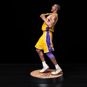 <span class=keywords><strong>Kobe</strong></span> <span class=keywords><strong>Bryant</strong></span> # Statuetta da Collezione 24 Basketball Star Victory Roar con Base a Campo da Basket per Appassionati di Sport e Collezionisti - Product Image 4