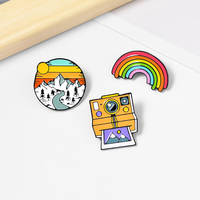 Broches d'extérieur personnalisées, émail doux plaqué métal, motifs Arc-en-ciel de la fierté, Appareil photo, Soleil, Camping, Voyage, Vie de camping-car, pour chemise et sac
