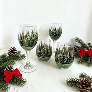 Verre à vin sans pied ou à pied, peint à la main, motif Forêt enneigée de Noël, sans plomb, épaissi, pour les fêtes, verre à eau ou à vin - Product Image 1