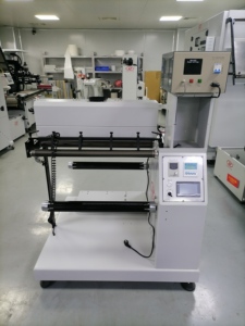Nouvelle machine de <span class=keywords><strong>d</strong></span>écoupe automatique personnalisée pour traitement de la corona, marque Lingtie, largeur de papier maximale 400 mm, certifiée CE ISO 9001 - Product Image 1